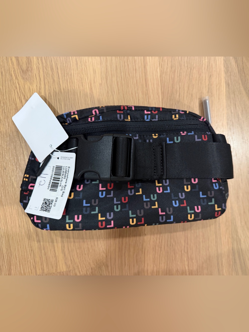 Lululemon Everywhere Belt Bag 2L Rare LULU print - Picture 3 of 4